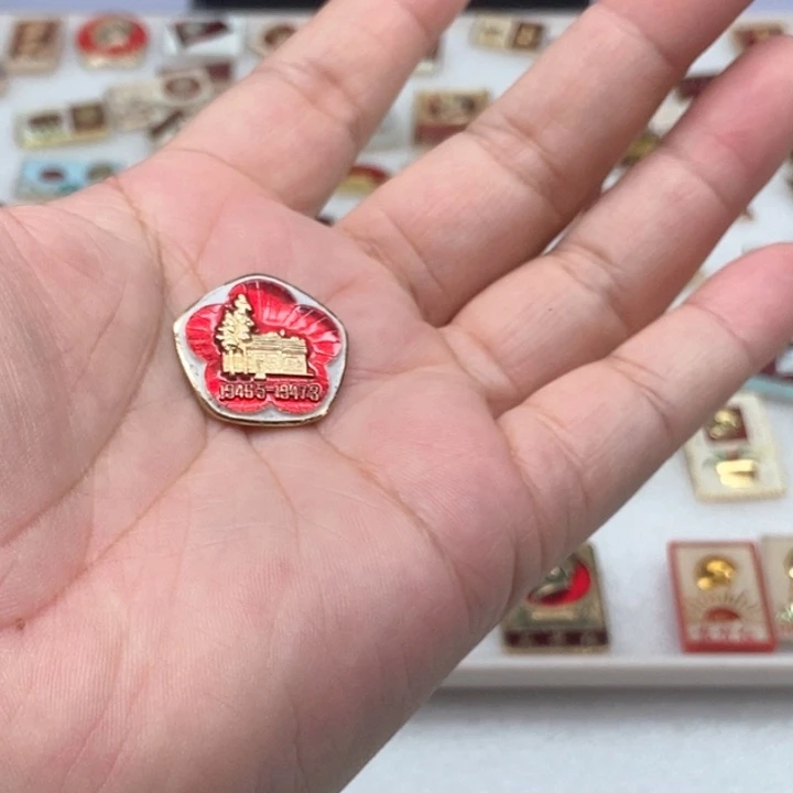 凡***得有机玻璃红色收藏015
