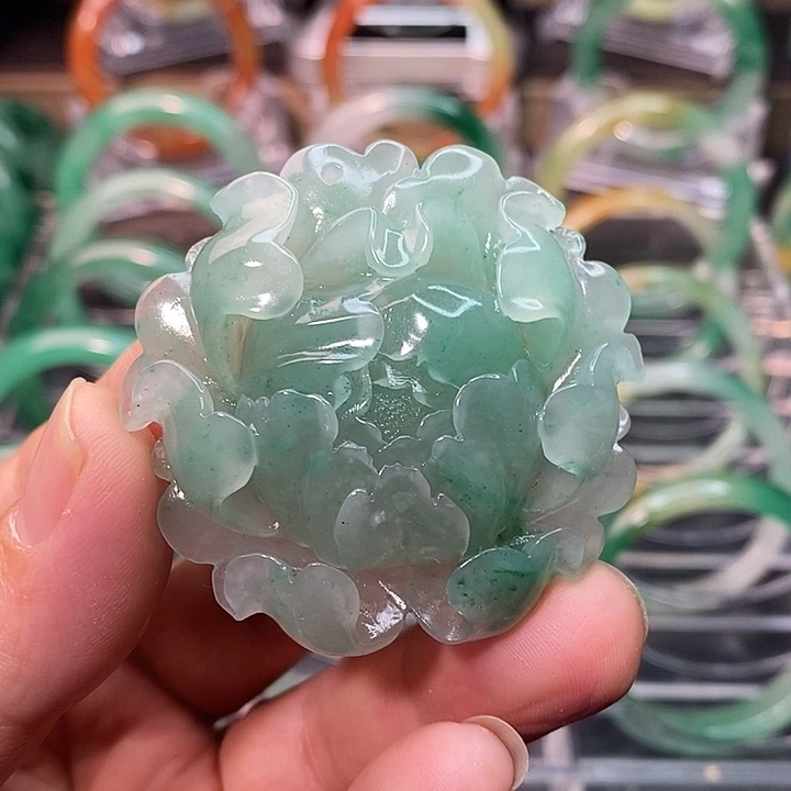 石英质玉颈饰未镶嵌