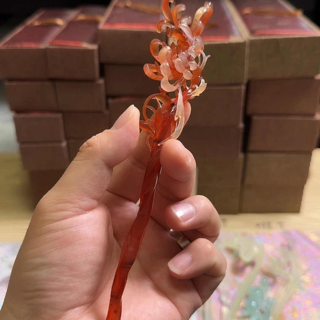 t***）蛇纹石玉未镶嵌发饰