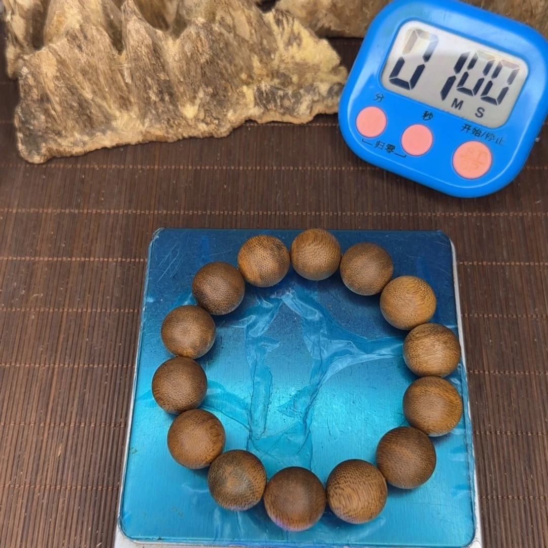 挽***风沉香碎屑沉香香尖