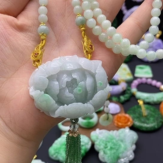 翡翠未镶嵌颈饰翡翠吊坠