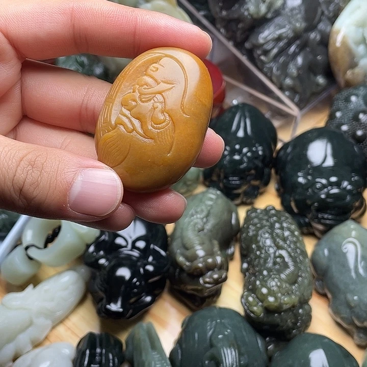 和田玉未镶嵌挂件