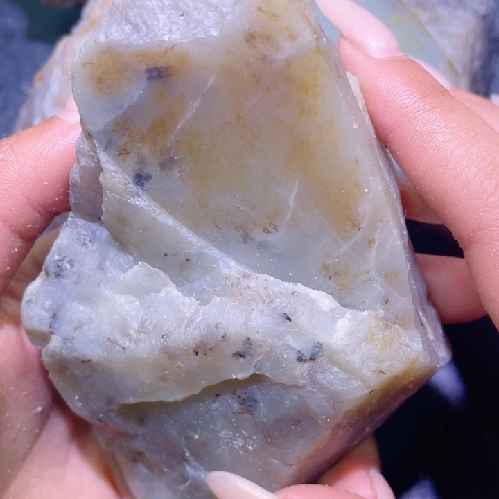 和田玉未镶嵌珠宝半成品