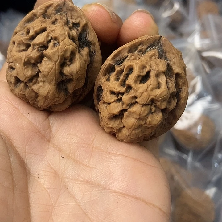 把件文玩核桃云南铁核桃基地46