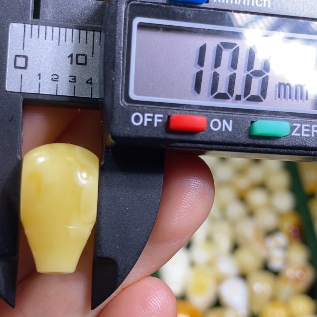 蜜蜡未镶嵌裸石配饰