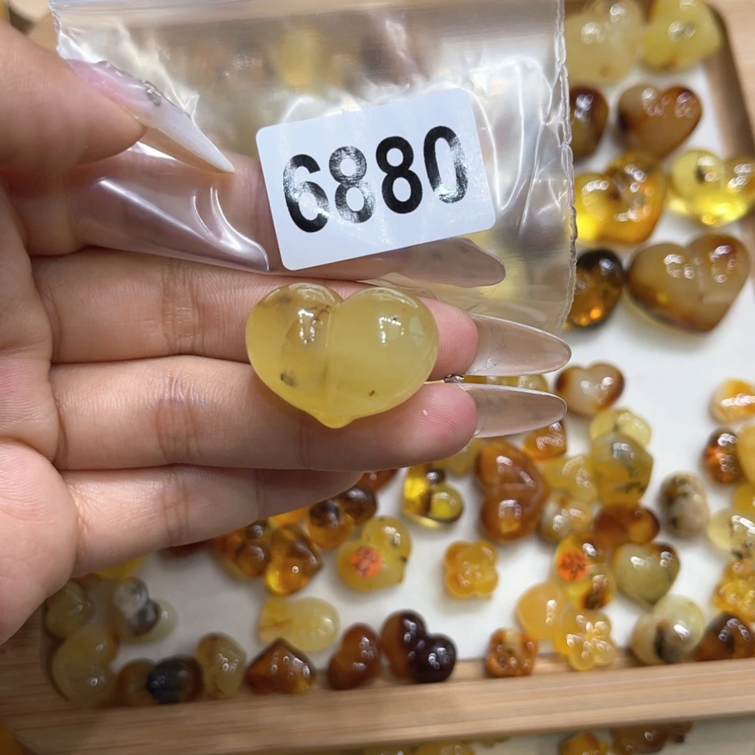 未镶嵌琥珀珠宝奇石