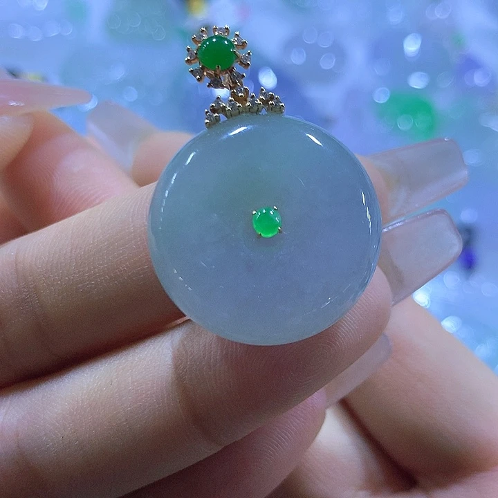 翡翠18K金镶嵌颈饰天然翡翠A货吊坠