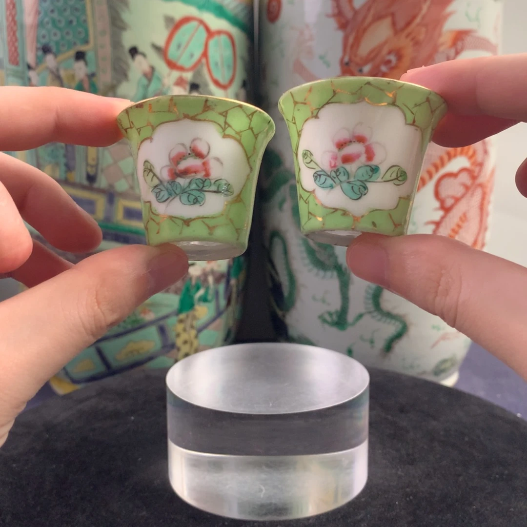 陶杯子6796瓷器—粉彩开窗花卉纹杯一对