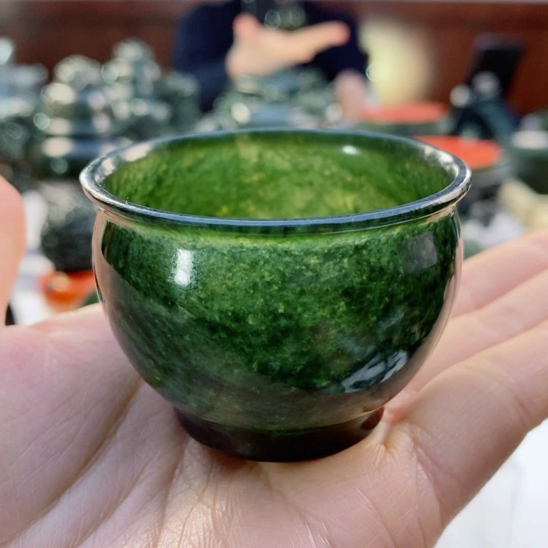 和田玉（青玉）摆件未镶嵌微瑕