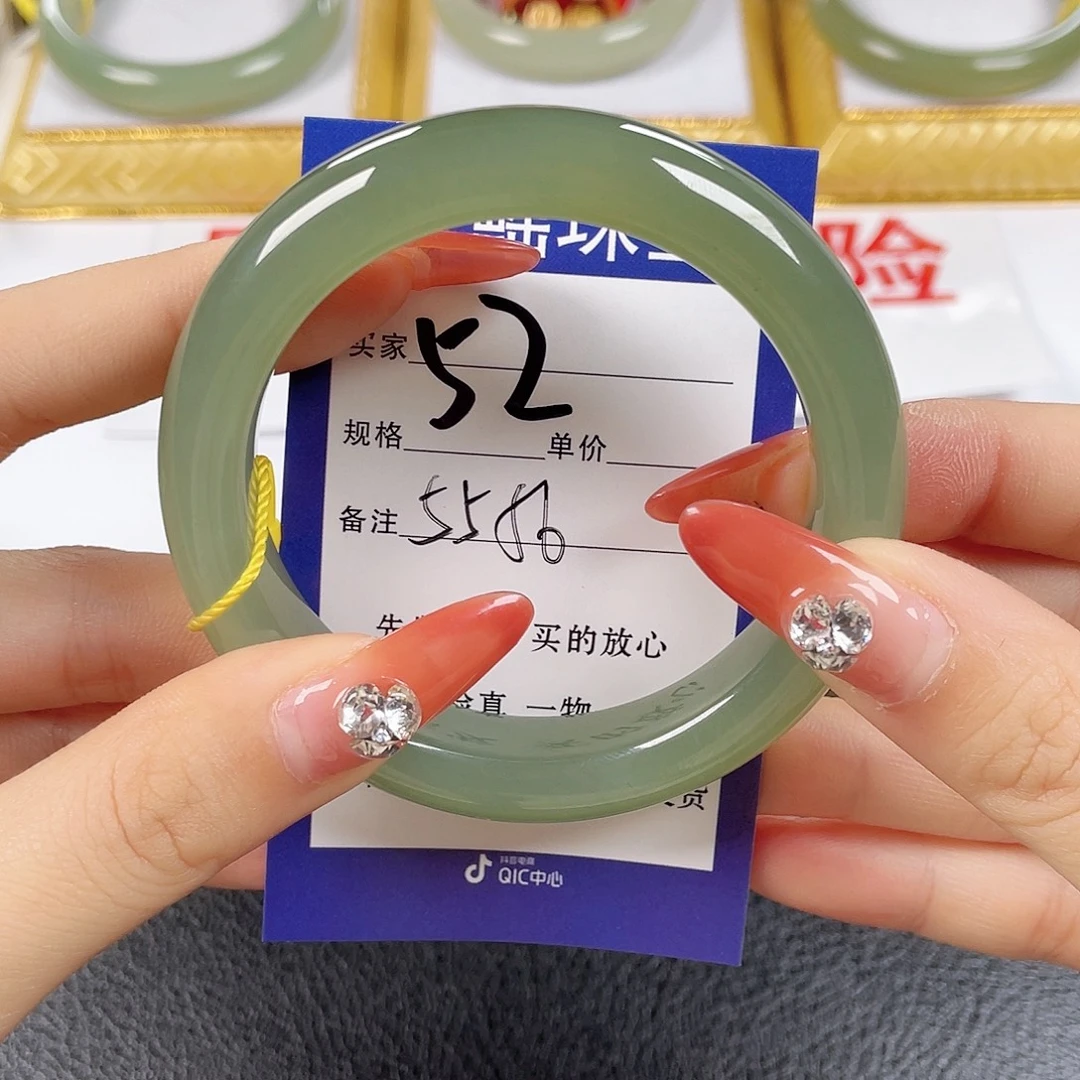 ****和田玉未镶嵌手镯