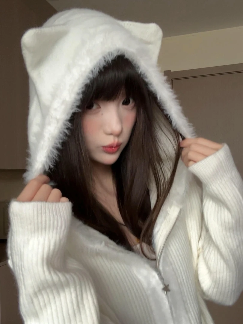 白色奶fufu猫耳朵浣熊绒毛衣外套女秋冬季外搭超好看拉链针织开衫