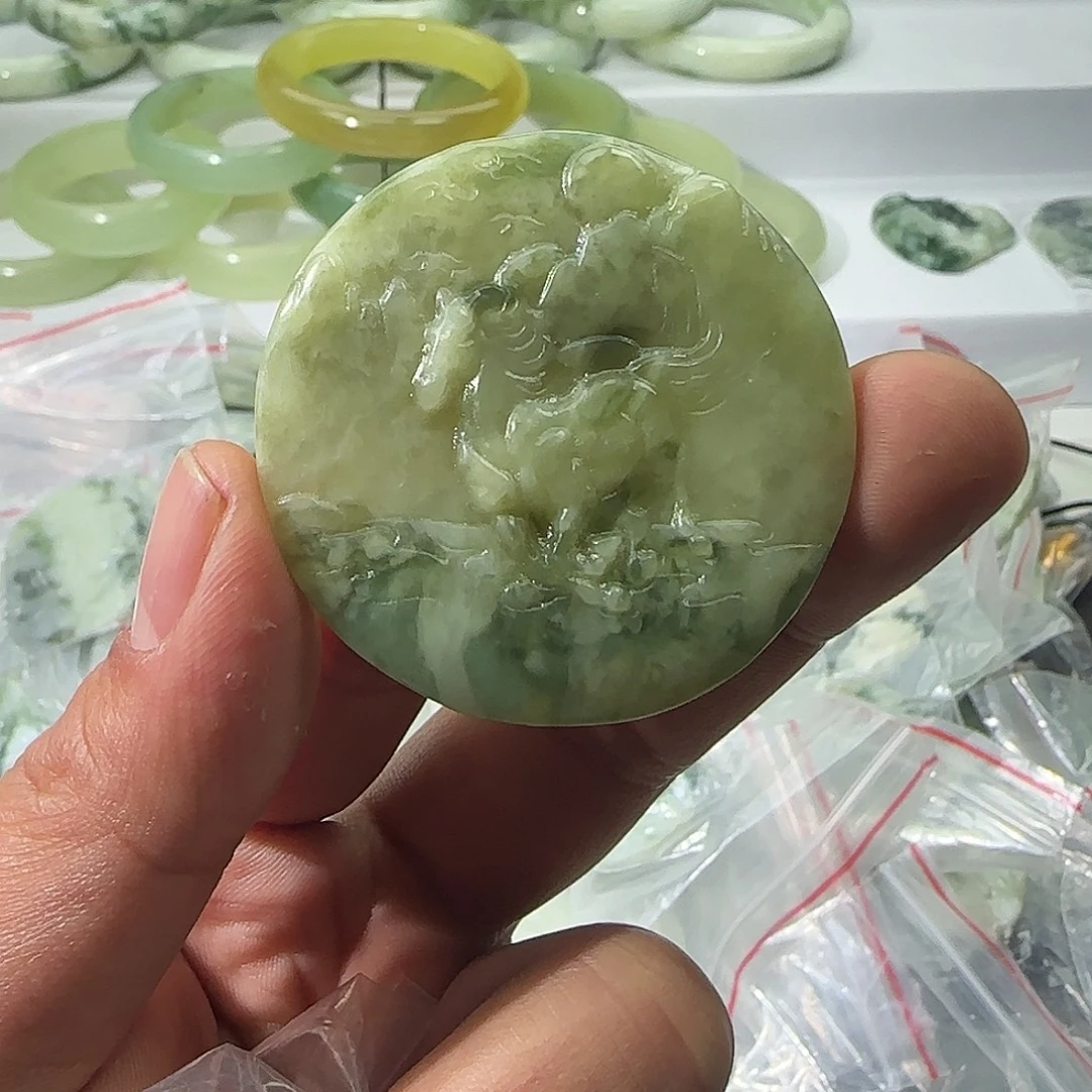 蛇纹石玉未镶嵌颈饰