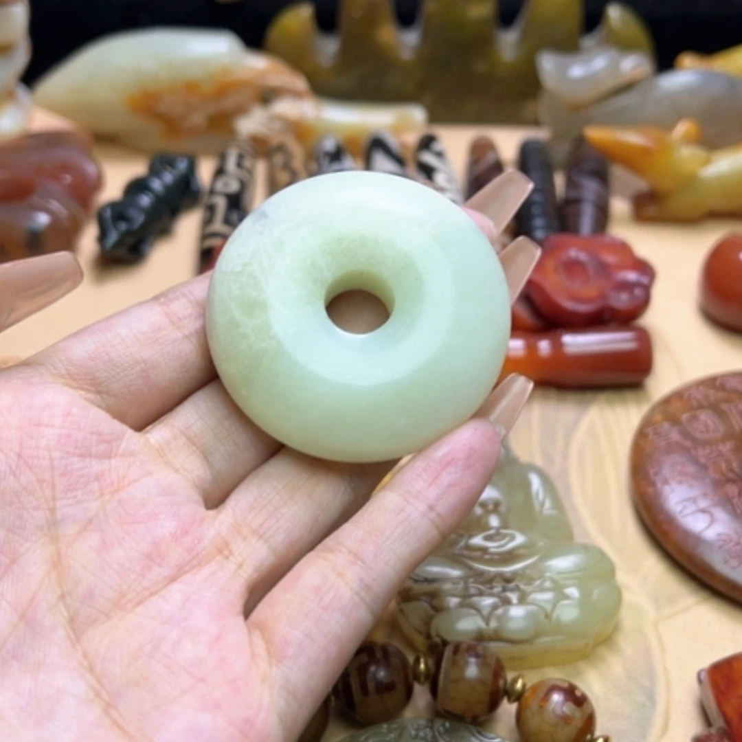 【闪购商品】蛇纹石玉未镶嵌颈饰