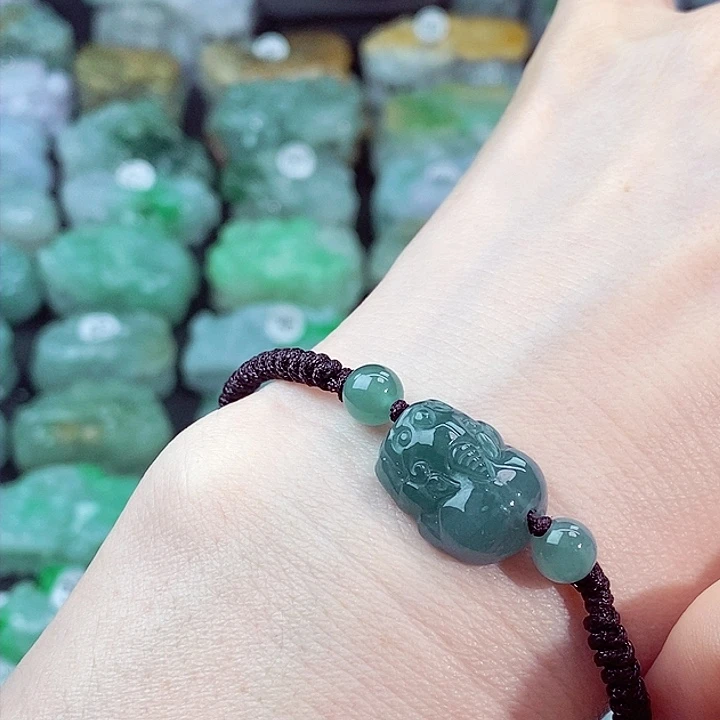 颈饰未镶嵌翡翠天然