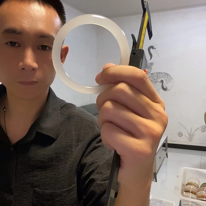 小***️玛瑙/玉髓未镶嵌手镯62圈口