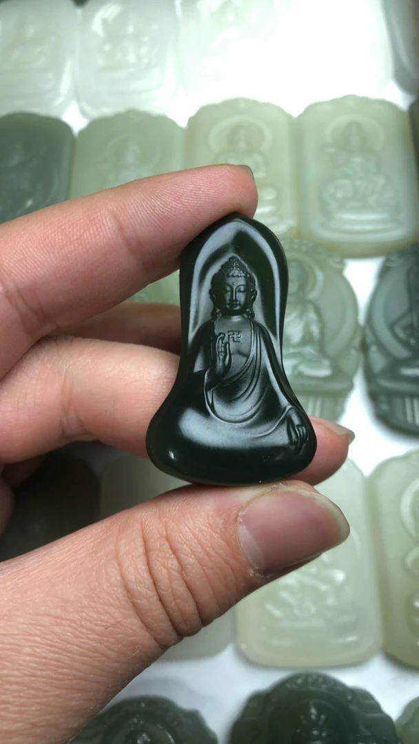 天然和田玉吊坠阿弥陀佛挂件牌子八大守护神大日如来属猪狗雕刻