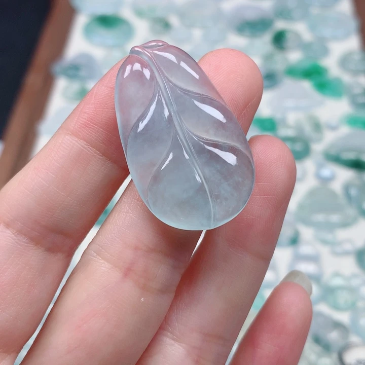 翡翠未镶嵌颈饰冰种叶子
