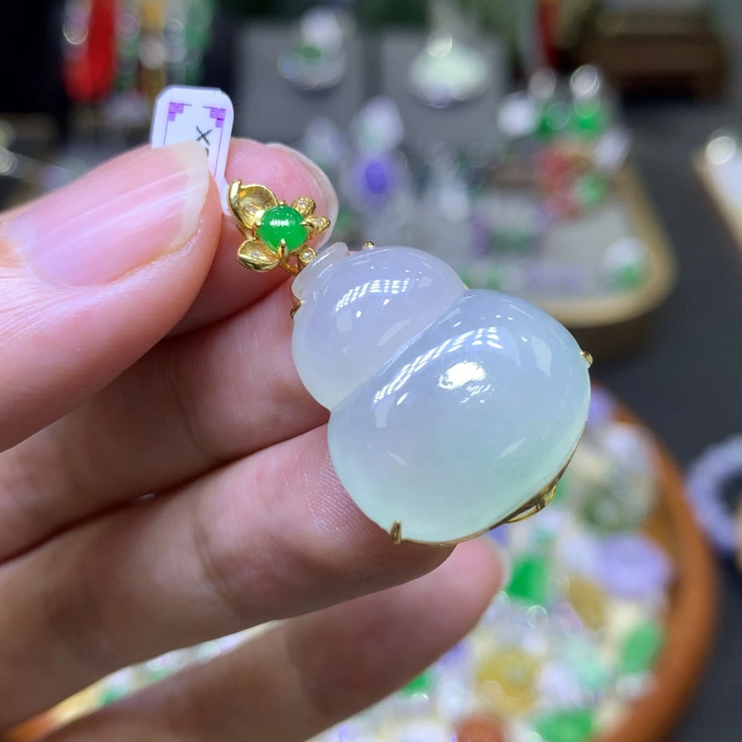 翡翠18K金镶嵌颈饰翡翠吊坠项链