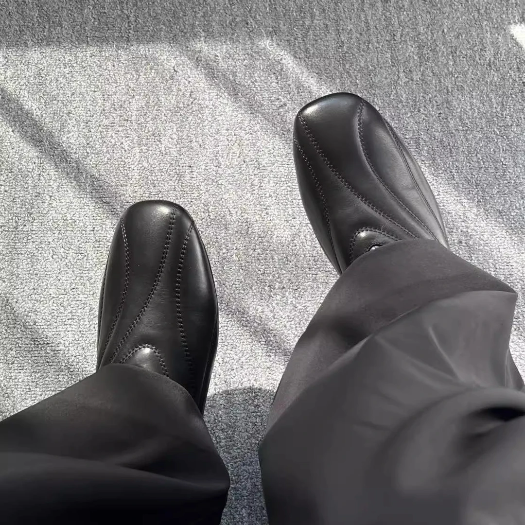 采购产品男人和女人的极简主义道德训练鞋，时髦的轻量级通勤休闲