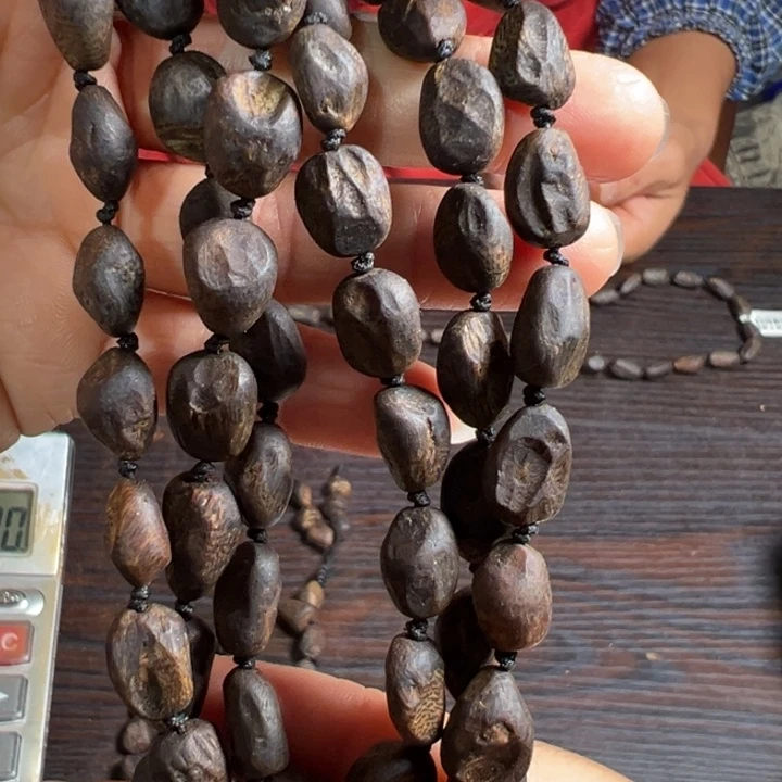 沉香手串蓝宝石树丁沉水34克卡8多样性发1条