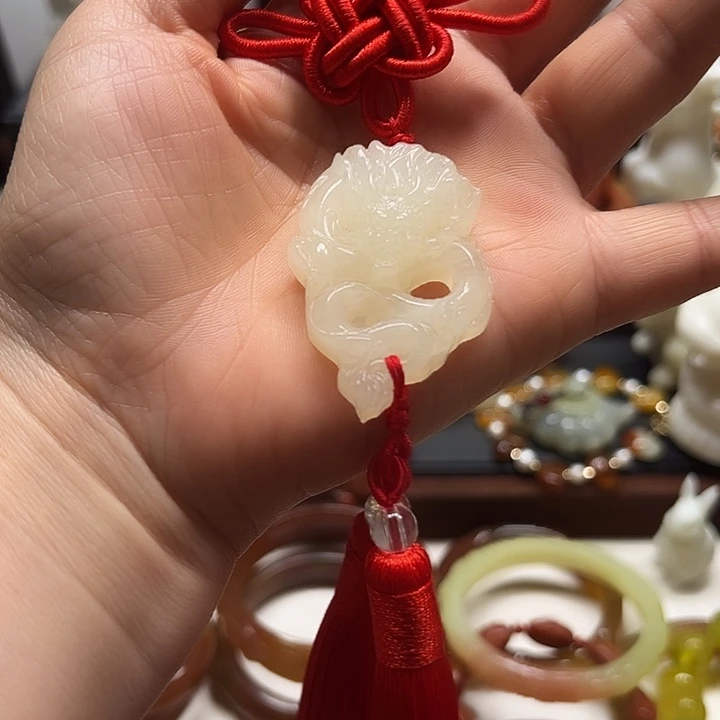 蛇纹石玉吊坠未镶嵌