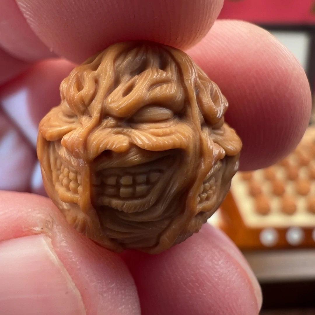 摇***头核桃吊坠1.85裂变恶僧