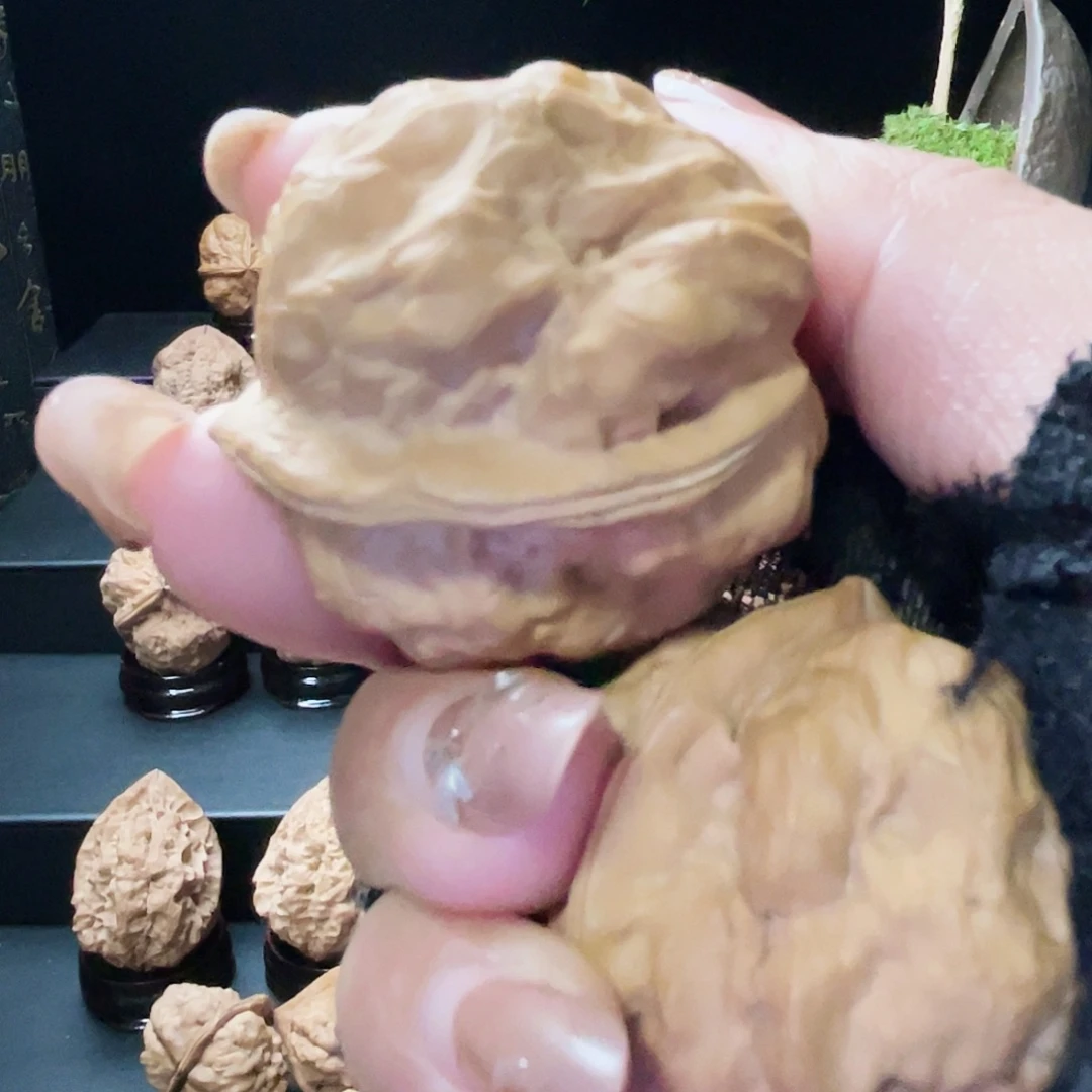 文玩核桃把件疙瘩哦……