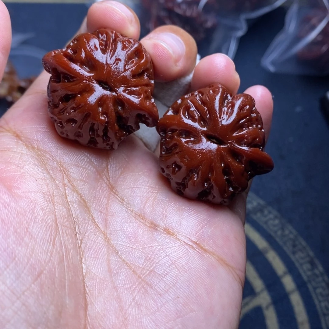 文玩核桃吊坠皇冠34
