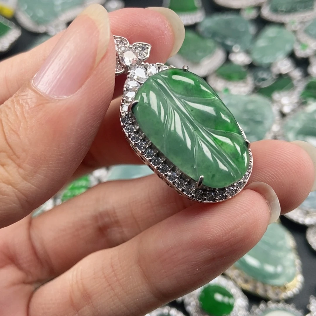 翡翠未镶嵌吊坠(不含链)