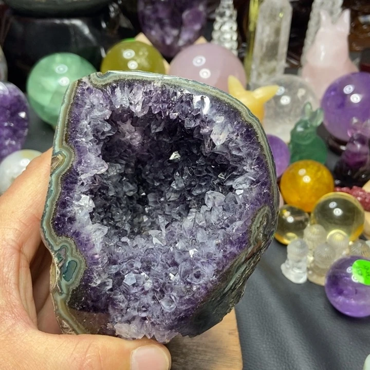 水晶摆件未镶嵌晶洞