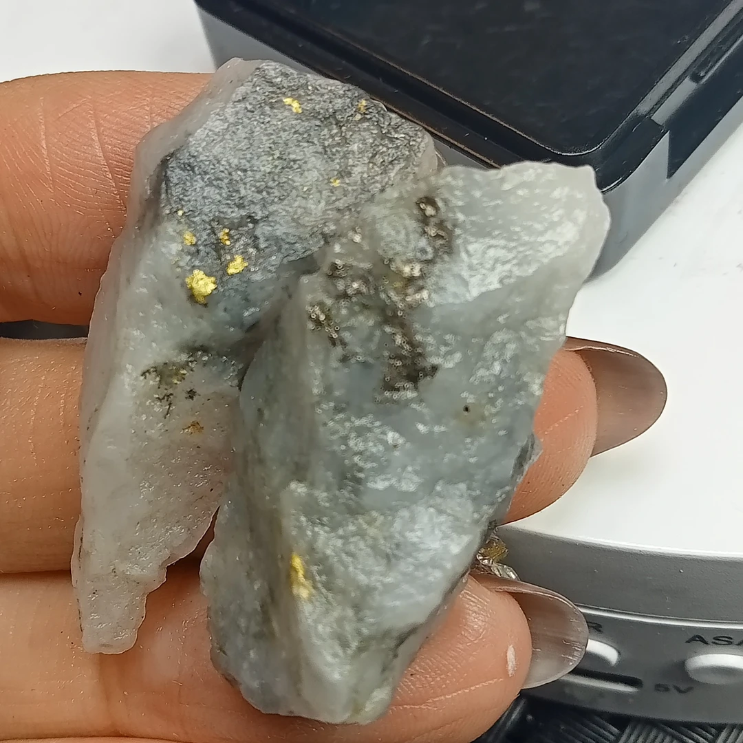 龙10.4g金达莱天然矿标