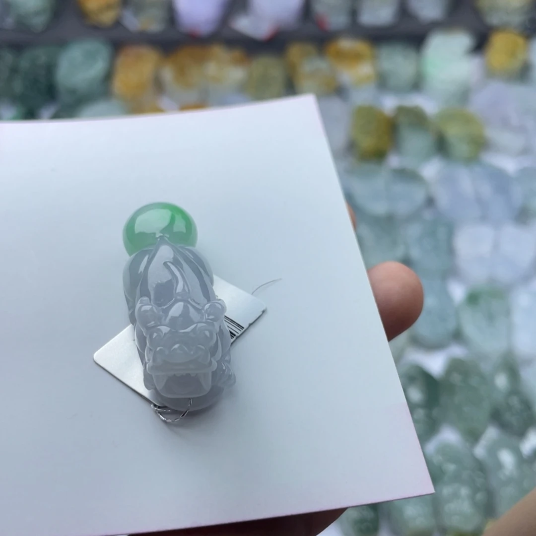 翡翠颈饰未镶嵌貔貅