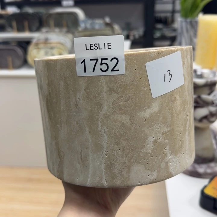 一***栗L1752。