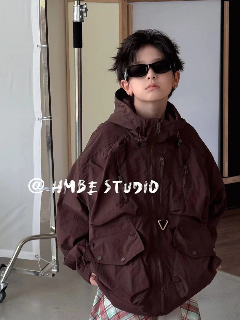 【大哥家】潮酷2025秋季新款时尚百搭童装冲锋衣连帽外套 H25513