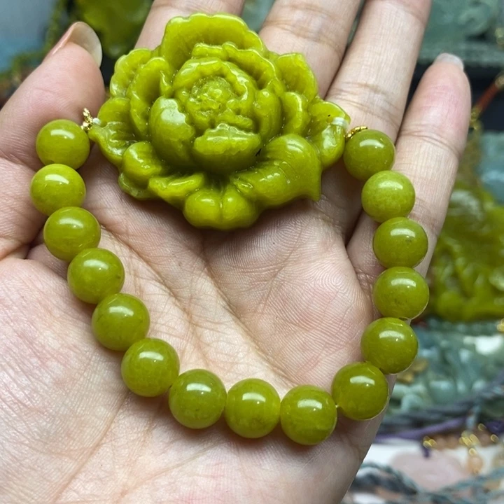 蛇纹石玉未镶嵌颈饰