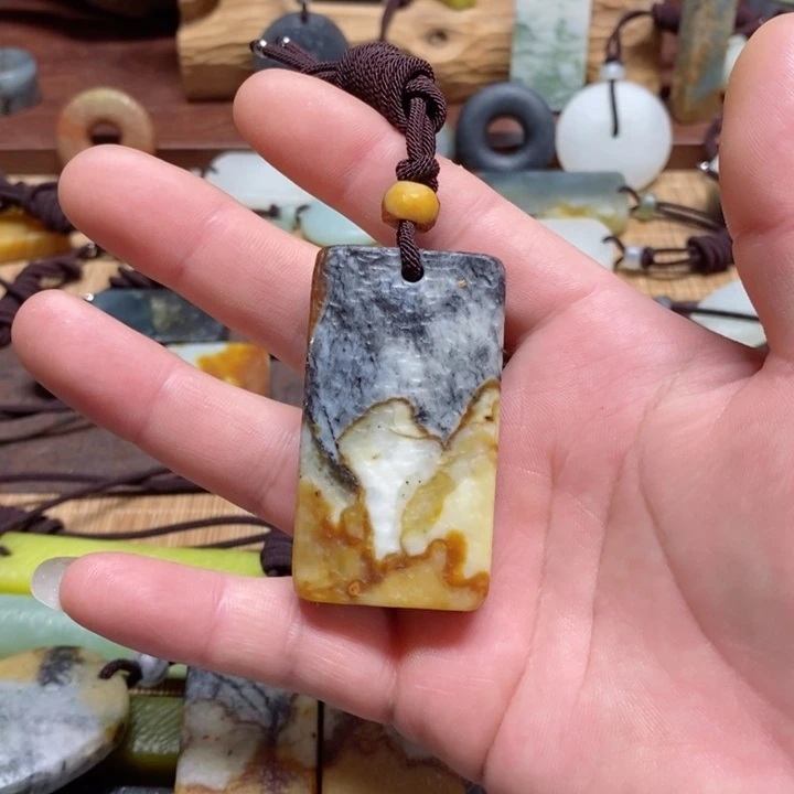 蛇纹石玉挂件未镶嵌（**）