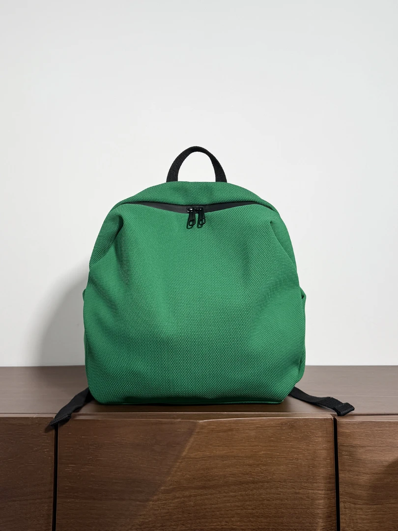 大容量时尚休闲百搭双肩蜂窝尼龙简约背包女士