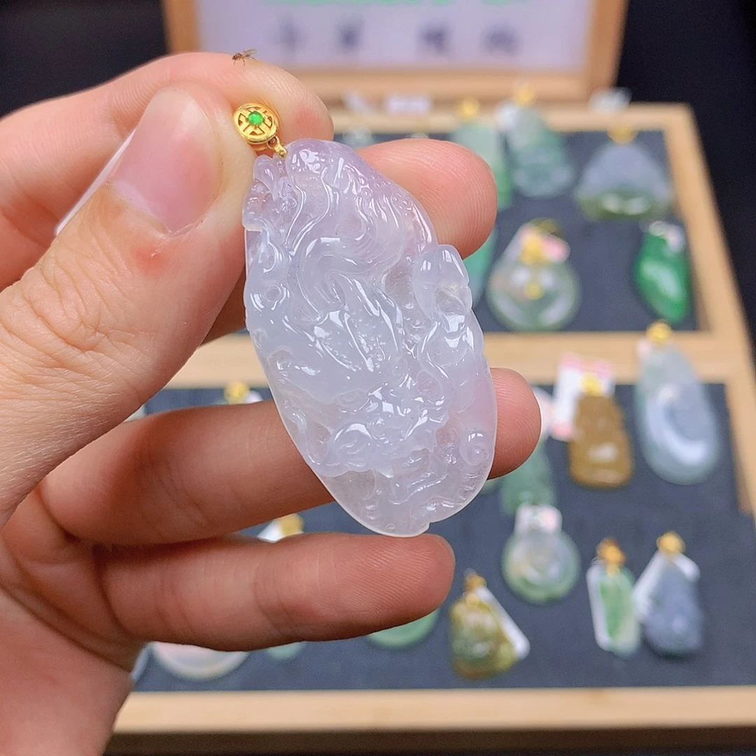 翡翠18K金镶嵌颈饰翡翠