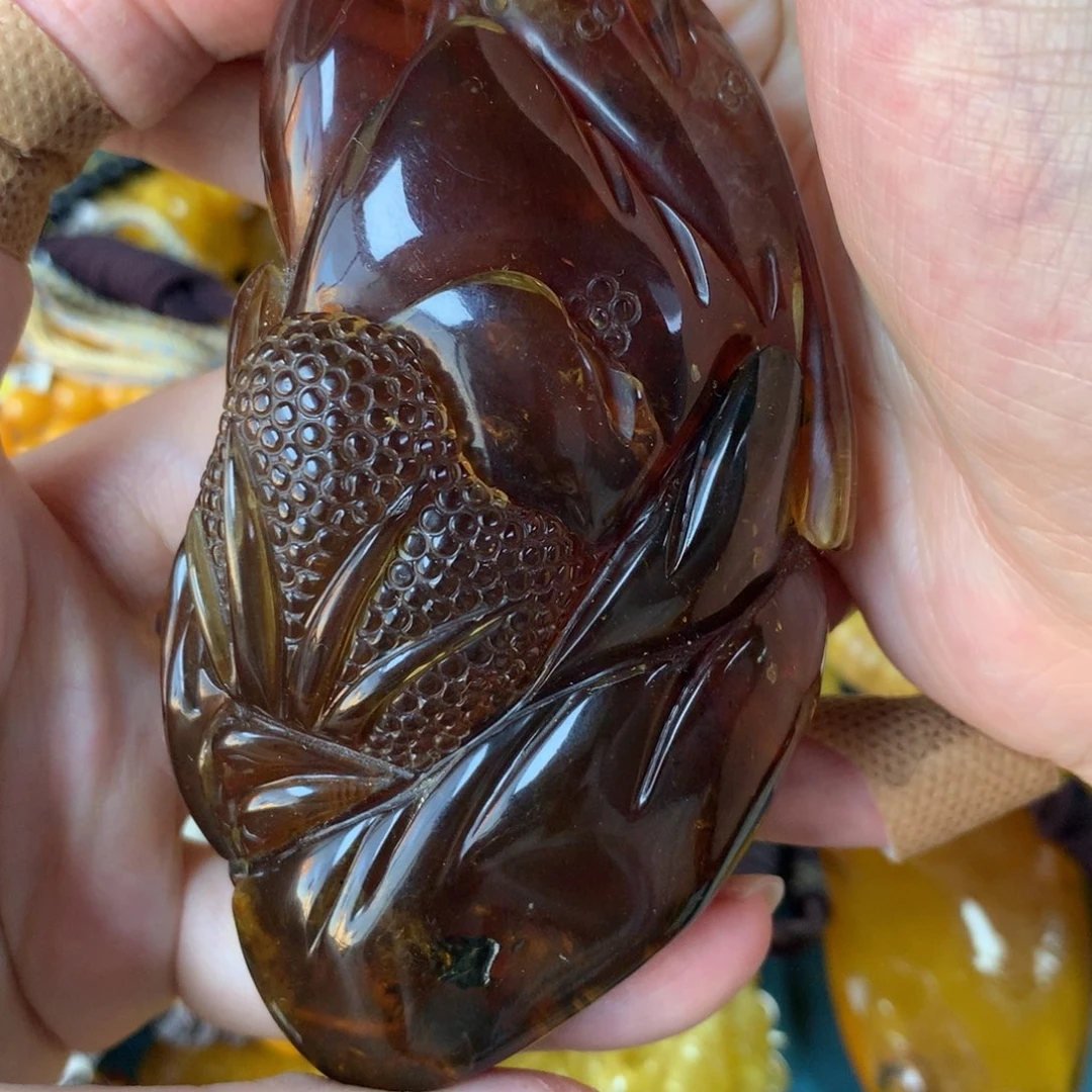 琥珀未镶嵌珠宝奇石140