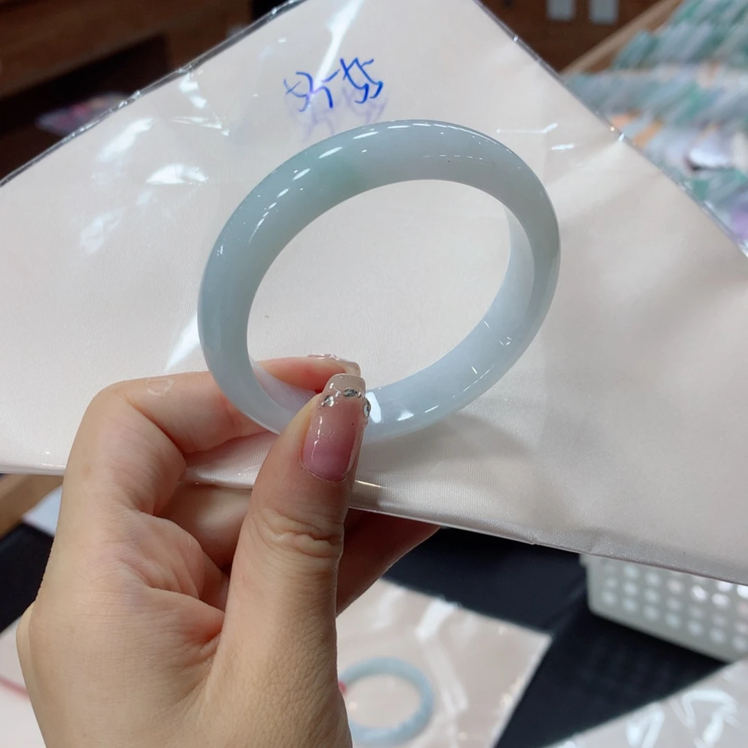 翡翠手镯未镶嵌买断