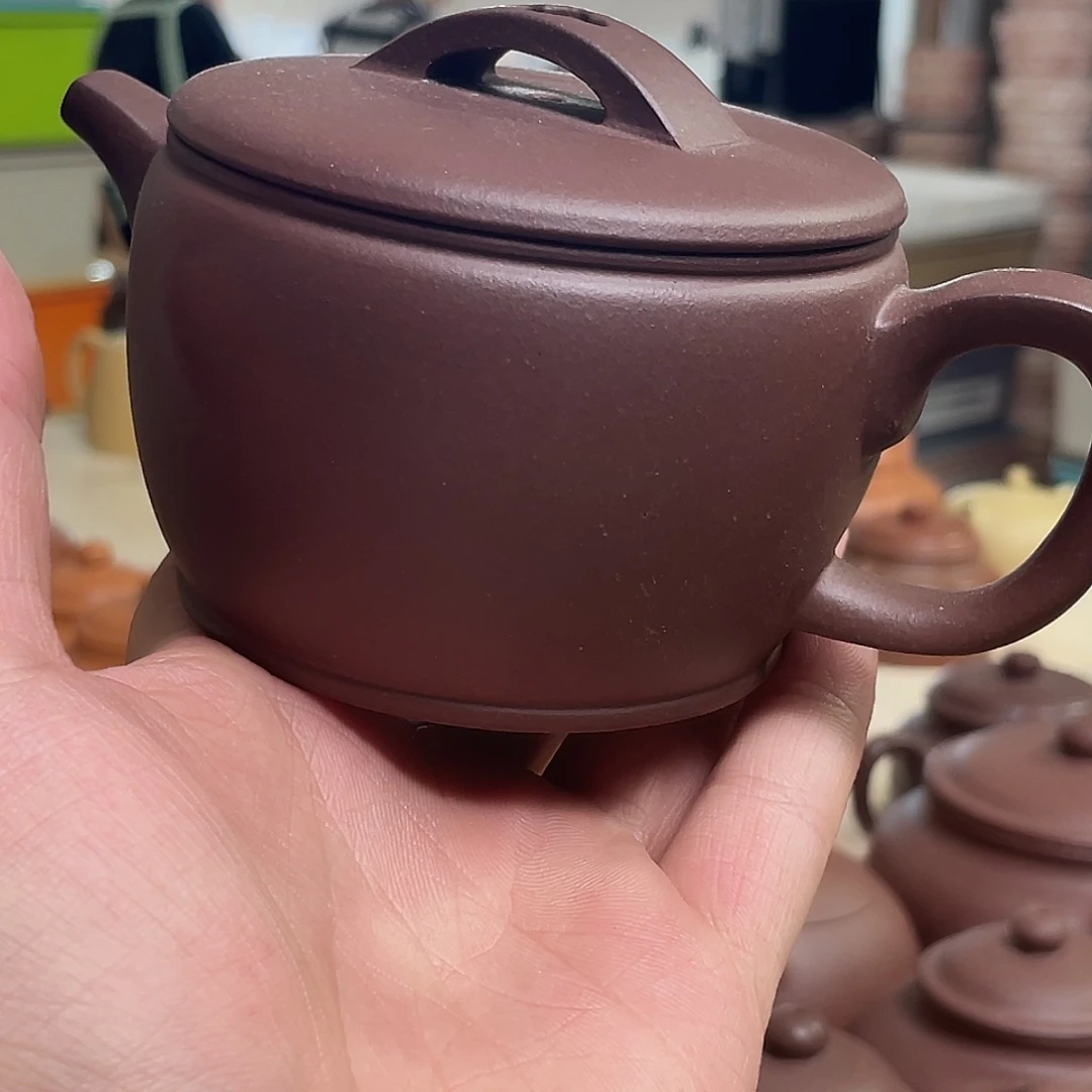 茶壶紫砂微瑕汉瓦。          底槽清。