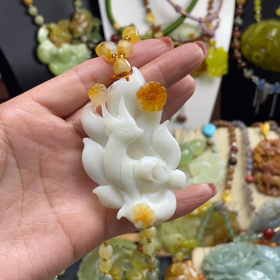 未镶嵌蛇纹石玉颈饰