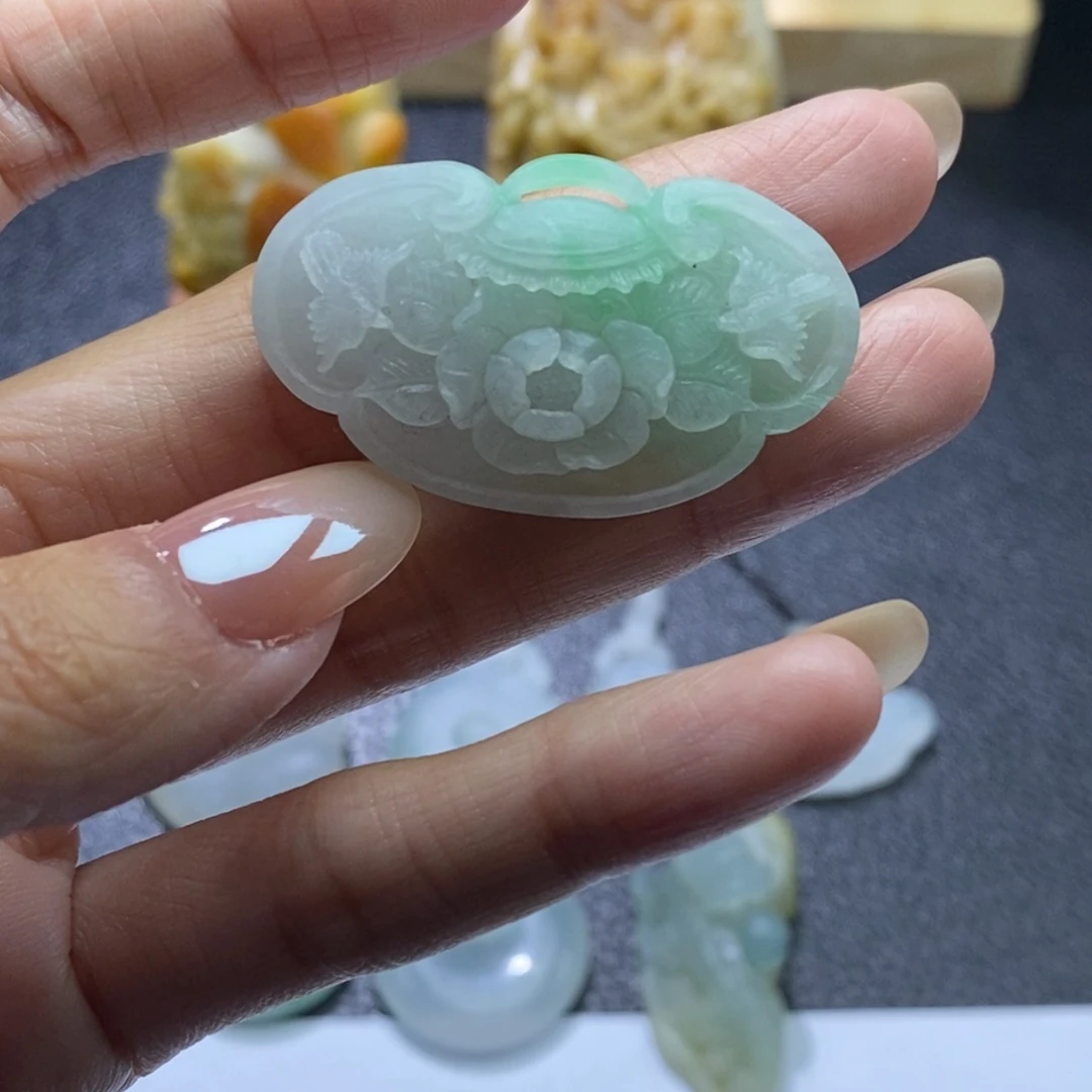 定制翡翠未镶嵌仿古牌