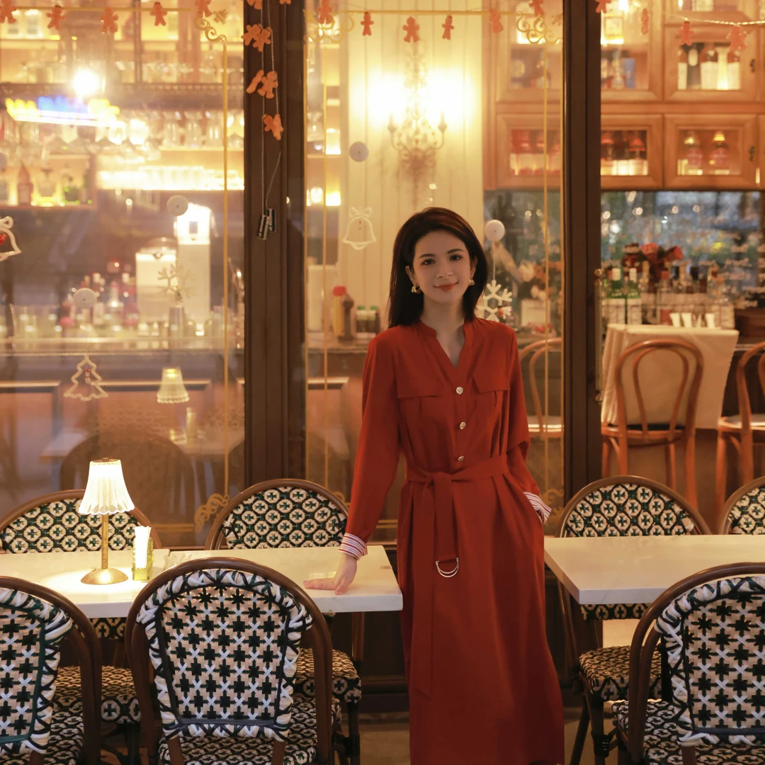 新年氛围 撞色袖口25年系腰带法式显瘦连衣裙#044