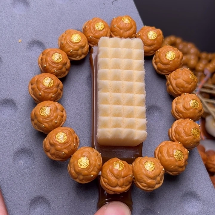 吊坠猴头核桃1.7尺寸18颗大满贯手持，蟾背流苏，文玩袋刷子