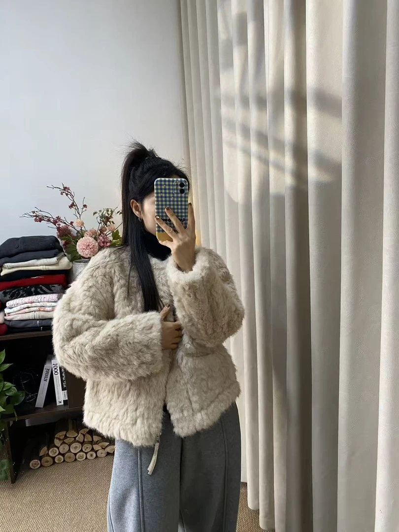 人造皮草 【慧慧精选】冬季新品～圆领拉链小胡洋毛毛外套