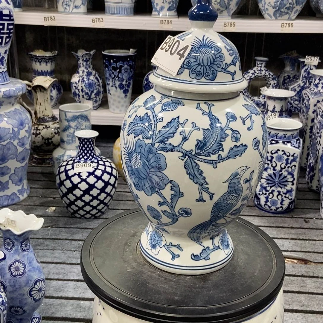 摆件花瓶手绘釉下彩