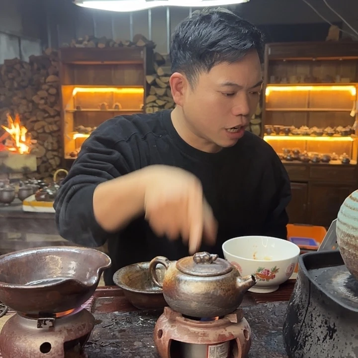 紫砂柴烧汉瓦牛妞