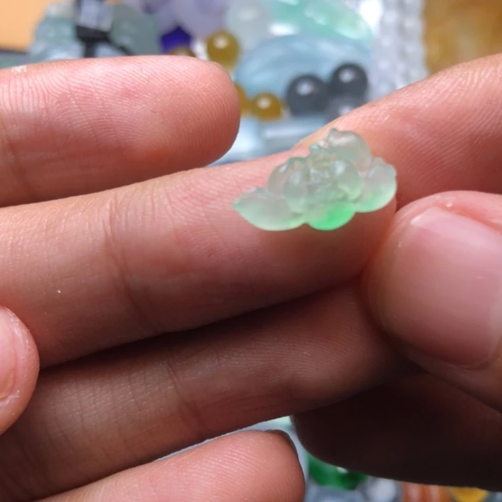 定制翡翠未镶嵌挂件