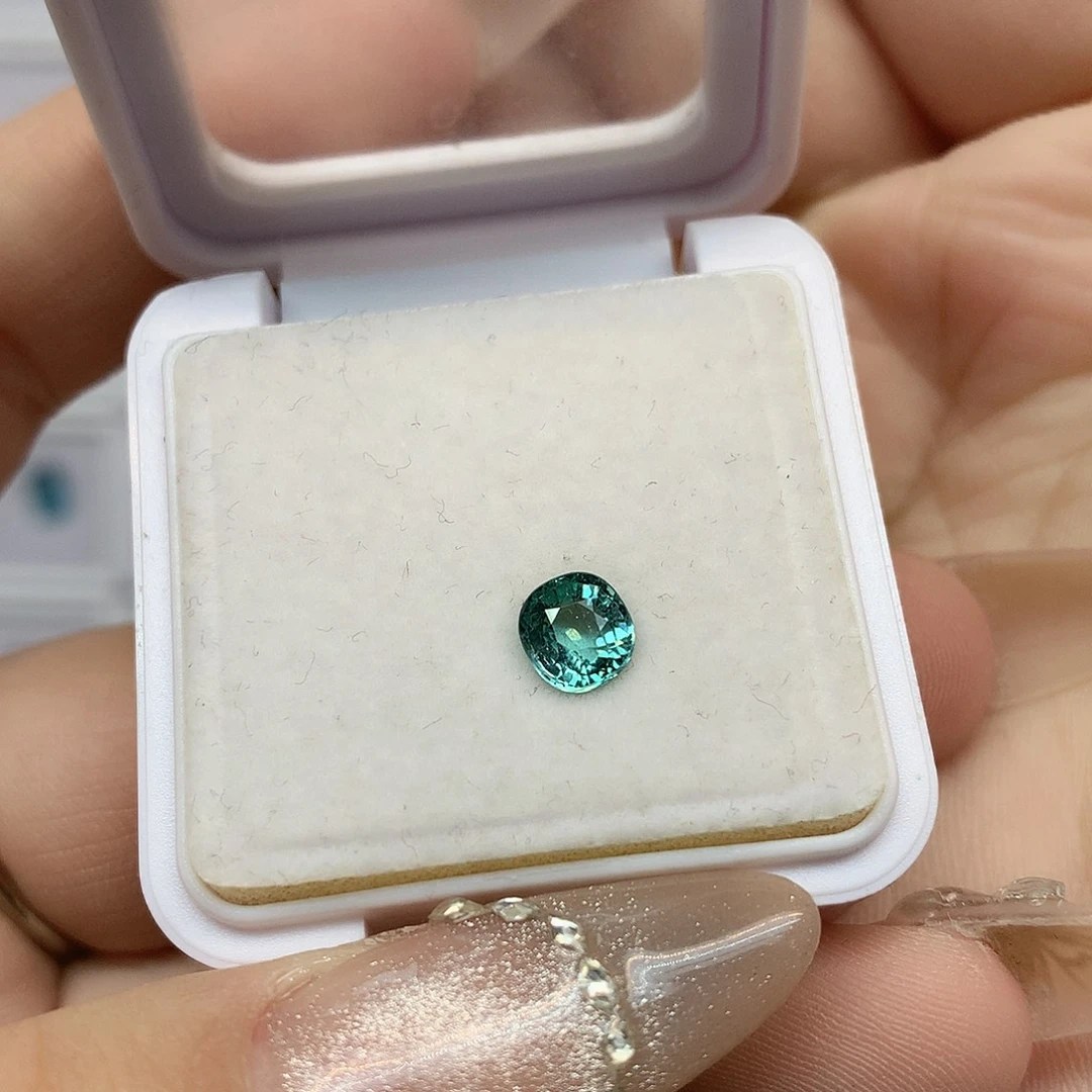 碧玺珠宝奇石未镶嵌天然蒂芙尼蓝碧玺裸石0.92ct